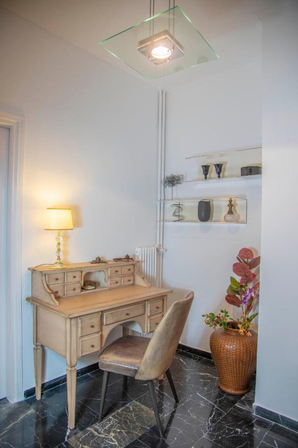 Konstantinos Stylish Brand New Apt In The Heart Of Athene Buitenkant foto